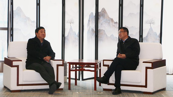 新甘肃·甘肃经济日报通讯员胡雷宇马振坤1月26日，陇南市武都区政府与甘肃建投壹号pg娱乐电子游戏-壹号电子娱乐app下载娱乐平台登录入口签订战略合作协议及燃气公司股权并购协议，计划投资5亿元用于推进乡镇燃气建设工作。改变用能方式撬动能源革命